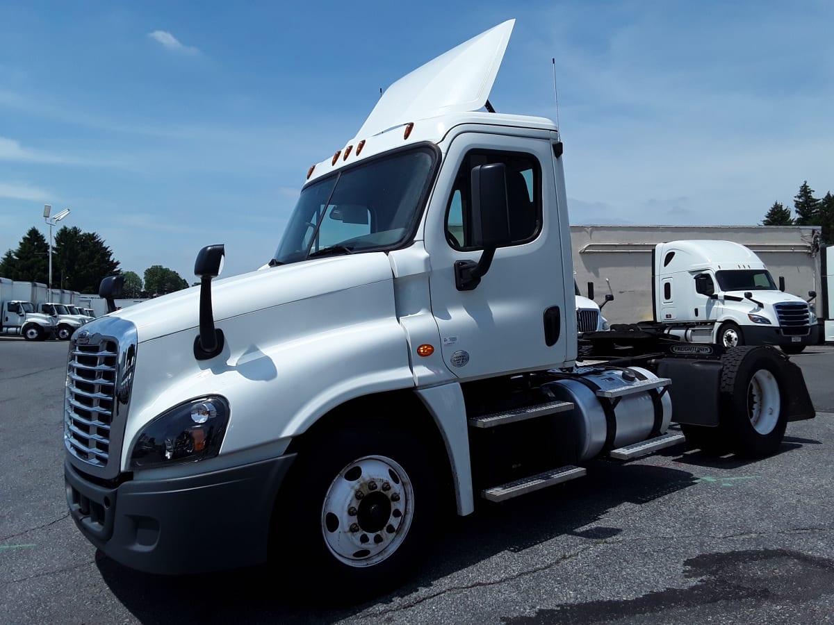 2016 Freightliner/Mercedes CASCADIA 125 653016