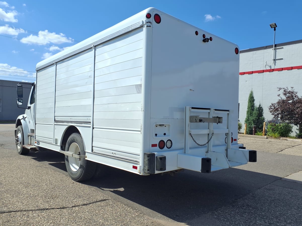 2016 Freightliner/Mercedes M2 106 653076