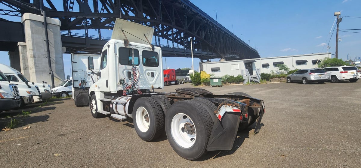 2016 Freightliner/Mercedes CASCADIA 125 653180