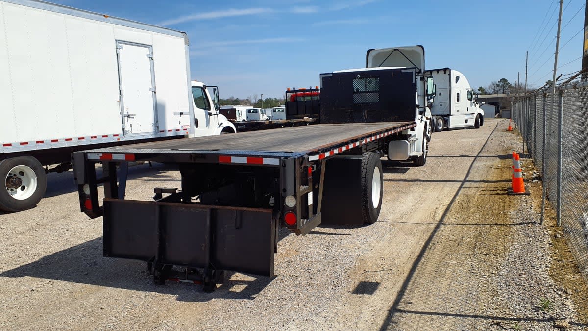 2016 Freightliner/Mercedes M2 106 653536