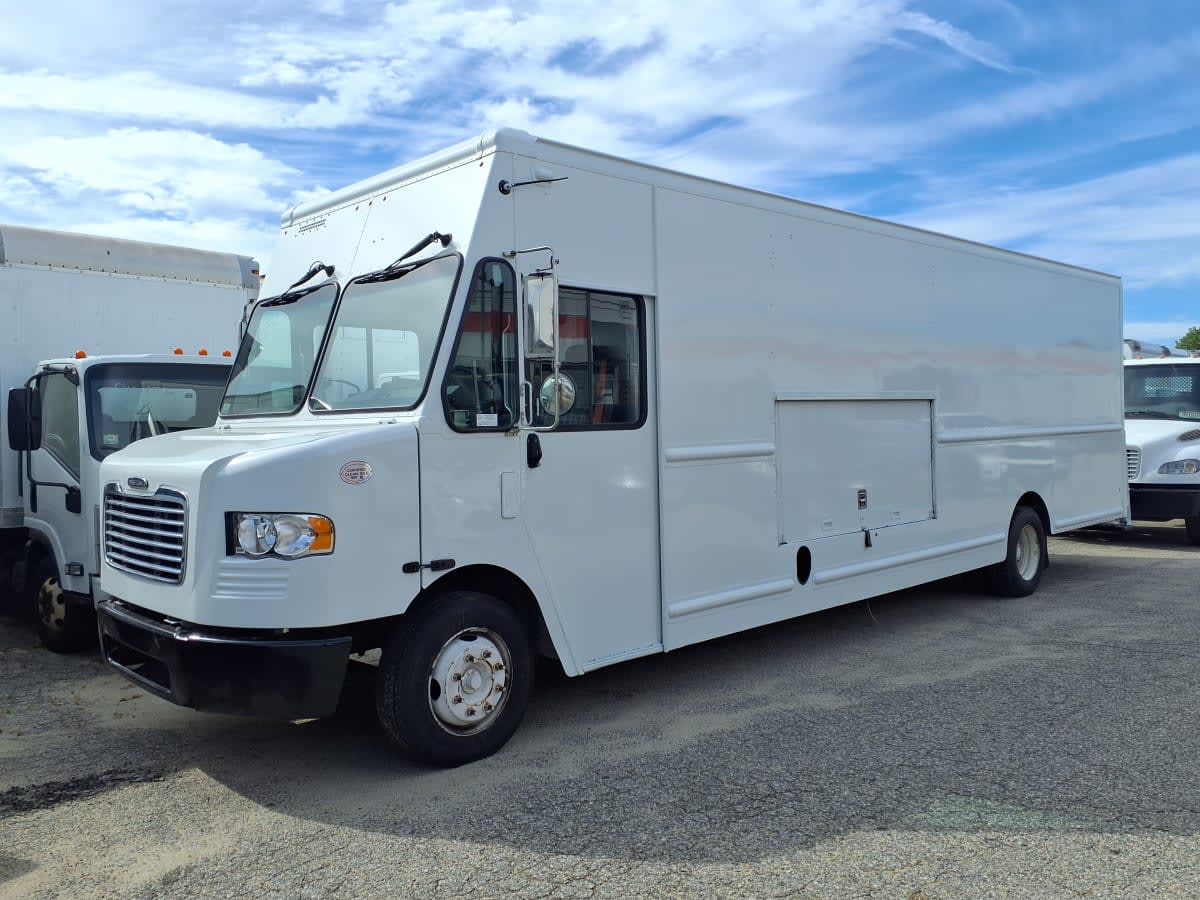 2016 Frtlr Custom Chassis Corp MT55 654012