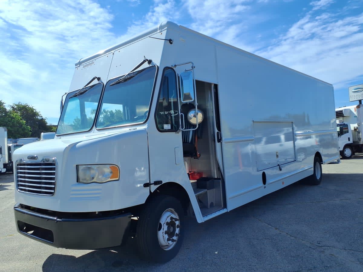 2016 Frtlr Custom Chassis Corp MT55 654018