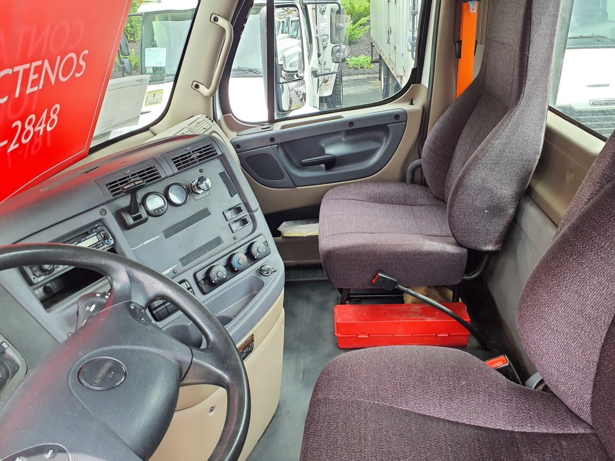 2016 Freightliner - image 7
