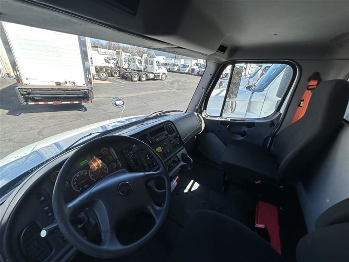 2016 Freightliner/Mercedes M2 106 654636