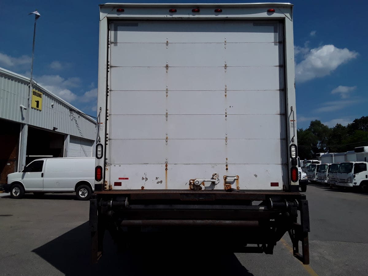 2016 Freightliner M2 106 654705