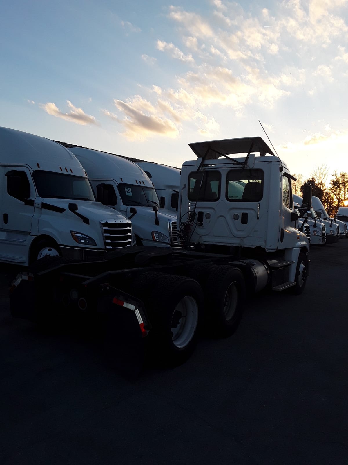 2016 Freightliner/Mercedes CASCADIA 125 654868