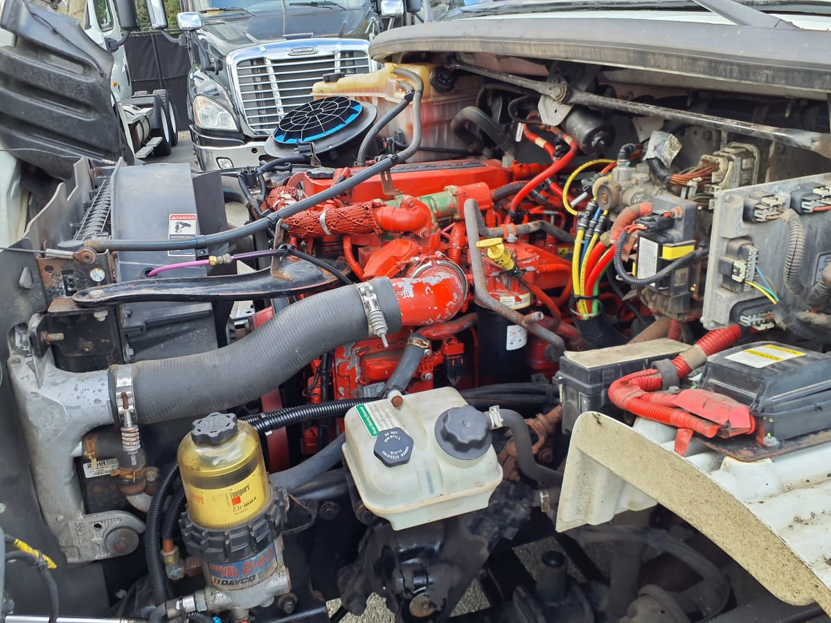 2016 Freightliner/Mercedes M2 106 655073