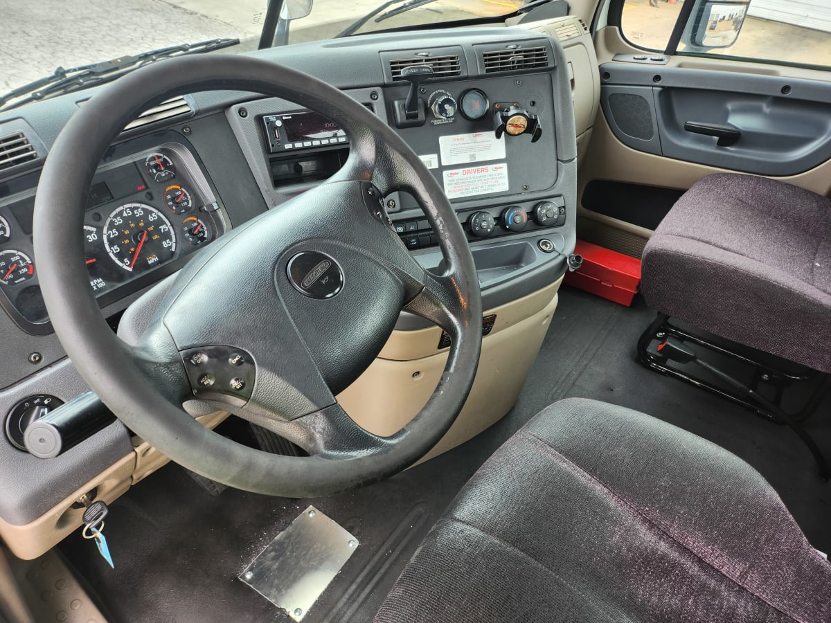 2016 Freightliner/Mercedes CASCADIA 113 655210