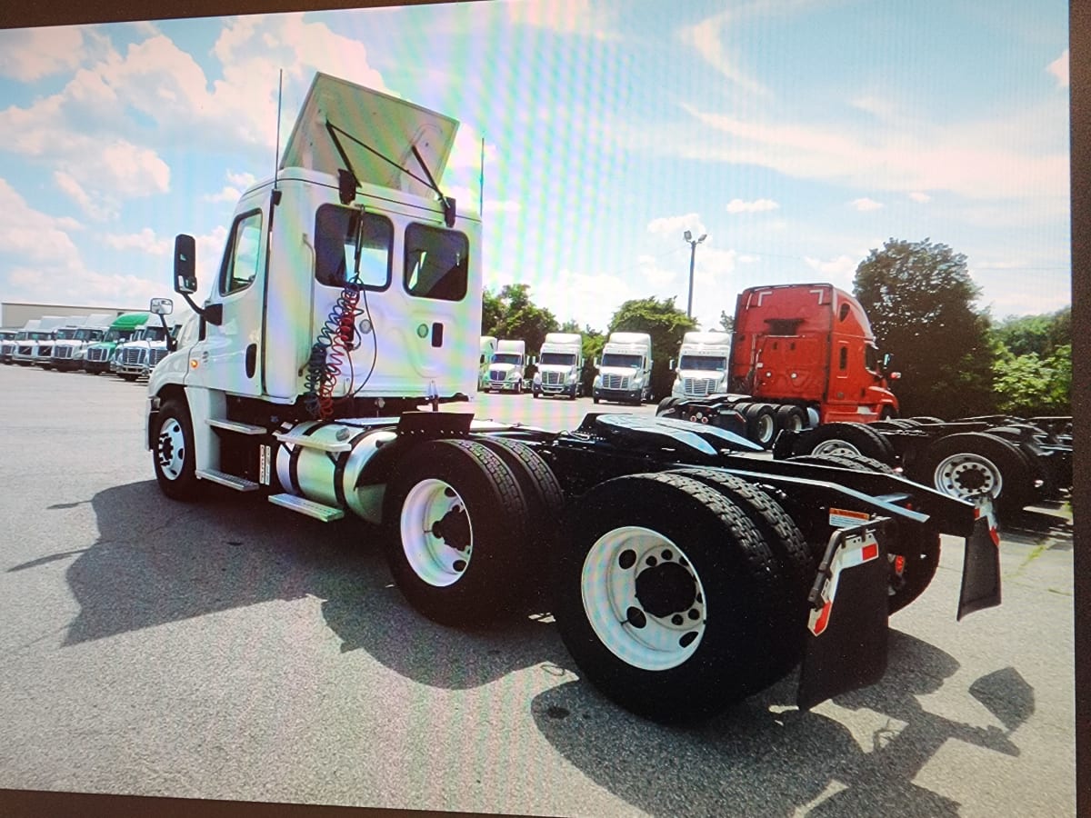 2016 Freightliner/Mercedes CASCADIA 125 655259