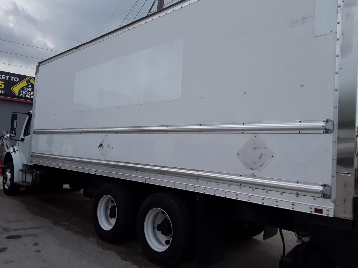 2016 Freightliner/Mercedes M2 106 655536