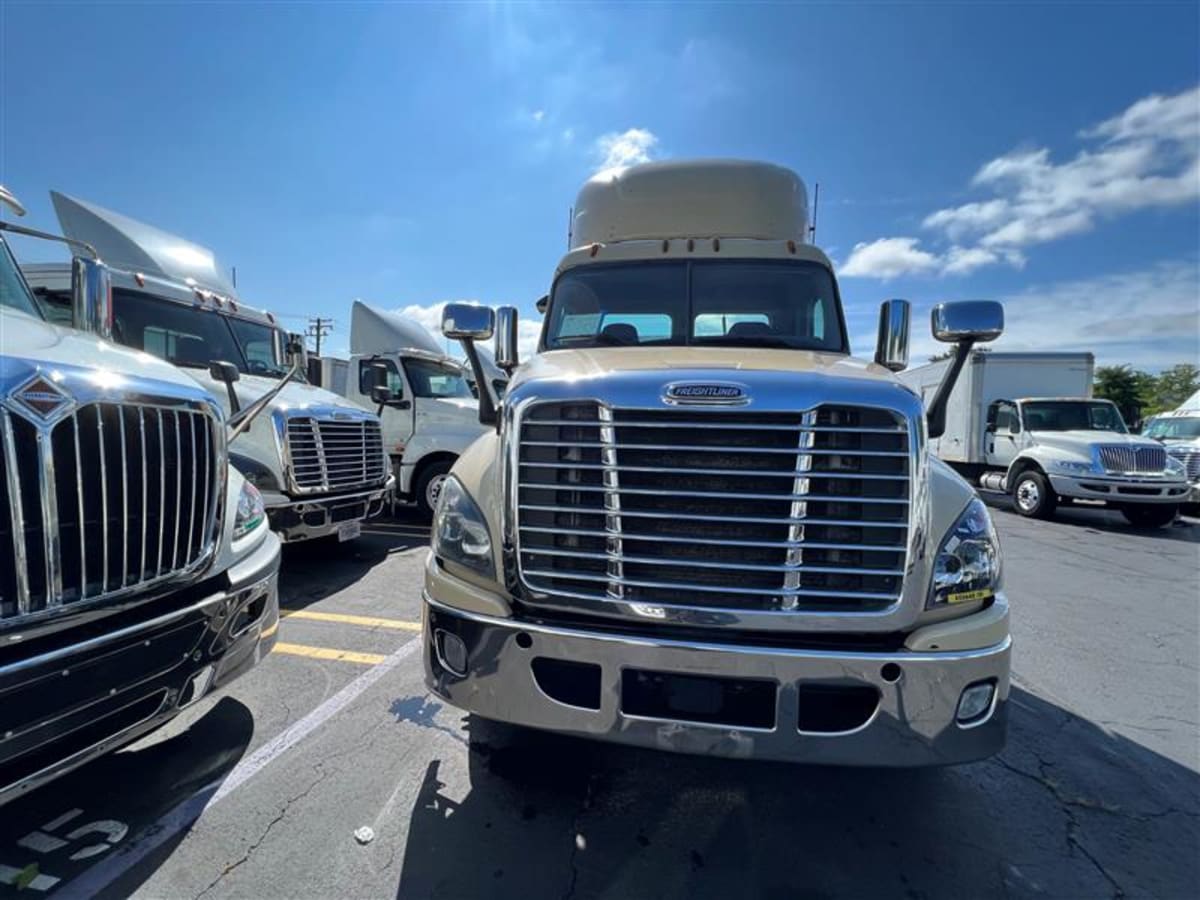 2016 Freightliner/Mercedes CASCADIA 125 655648