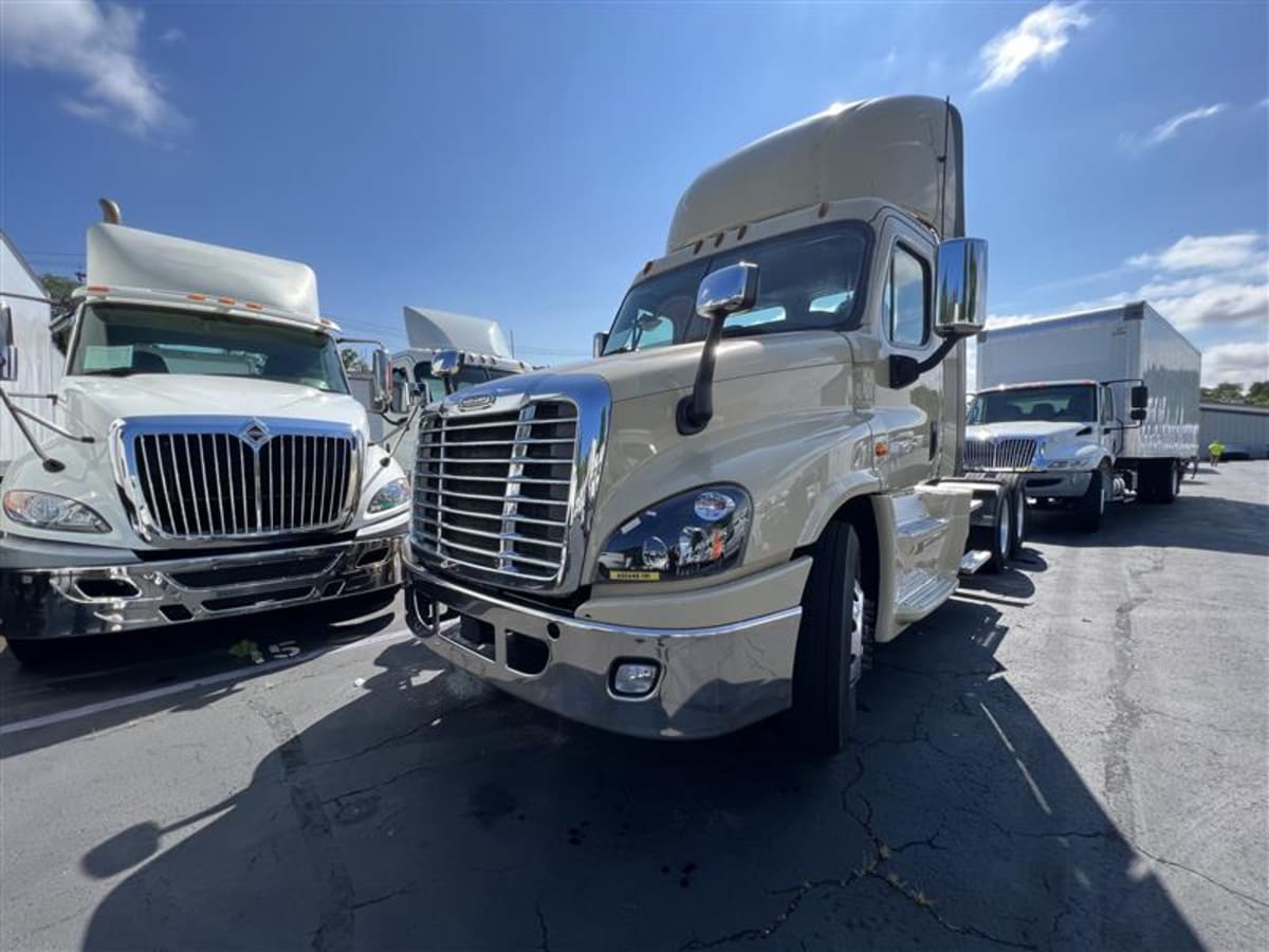 2016 Freightliner/Mercedes CASCADIA 125 655648