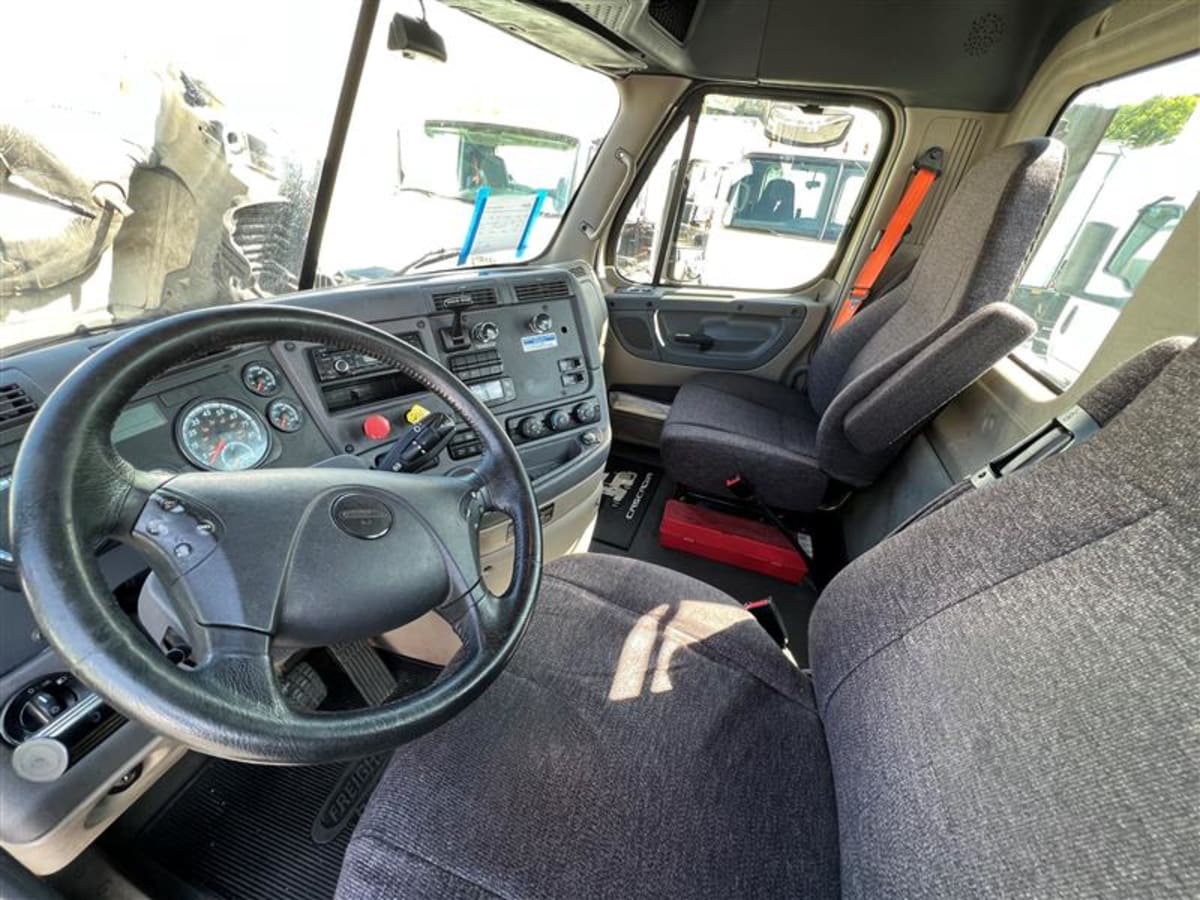 2016 Freightliner/Mercedes CASCADIA 125 655648