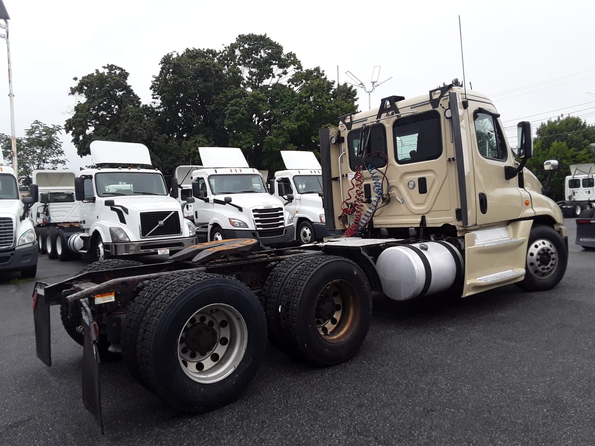 2016 Freightliner/Mercedes CASCADIA 125 655729