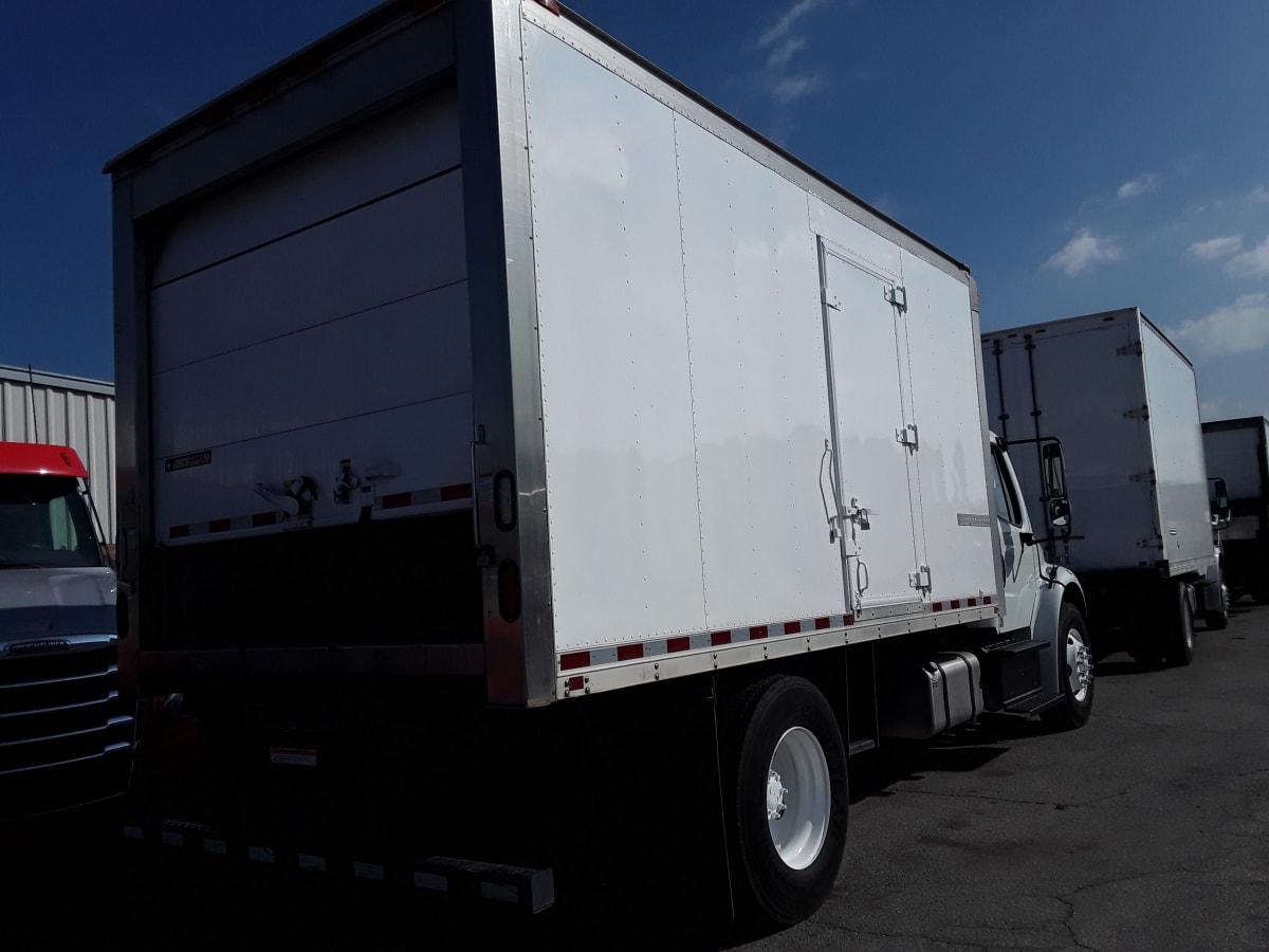 2016 Freightliner/Mercedes M2 106 655813