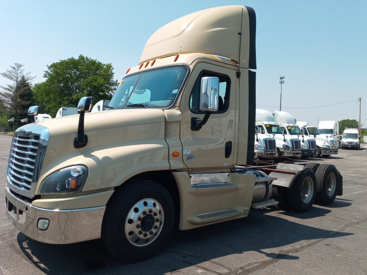 2016 Freightliner/Mercedes CASCADIA 125 655821