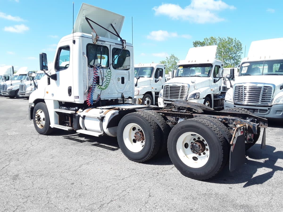 2016 Freightliner CASCADIA 125 655899