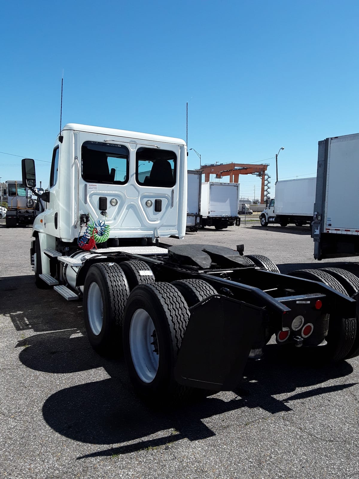 2016 Freightliner/Mercedes CASCADIA 125 655908