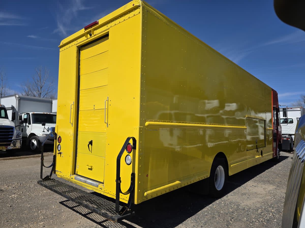 2016 Frtlr Custom Chassis Corp MT55 656076