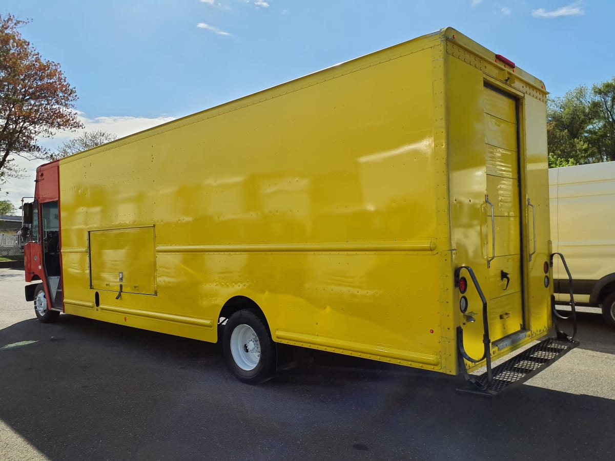 2016 Frtlr Custom Chassis Corp MT55 656094