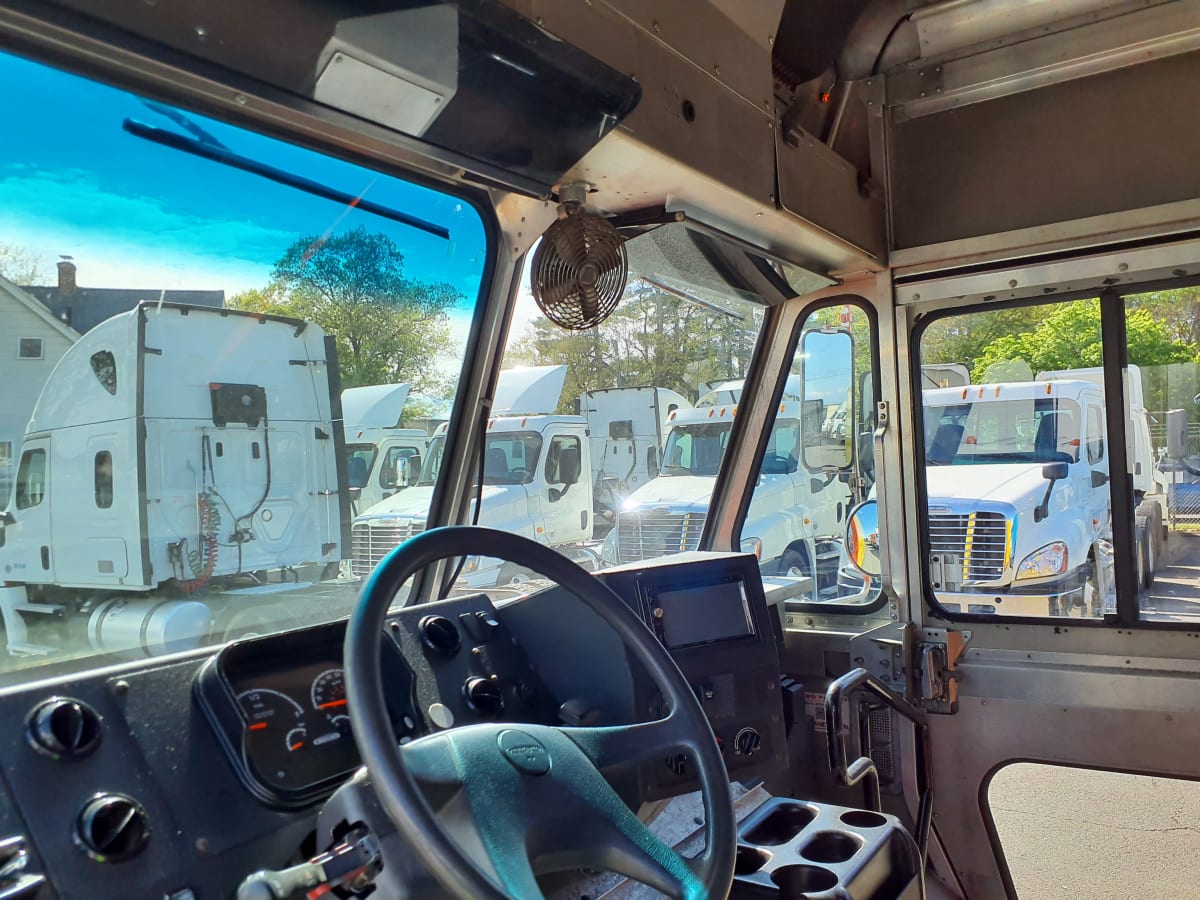 2016 Frtlr Custom Chassis Corp MT55 656094