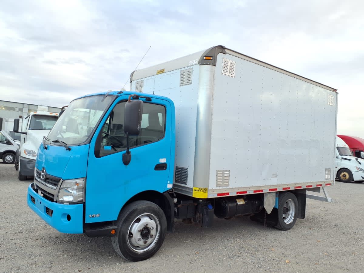 2016 Hino HINO 195 656143 2016 Hino HINO 195 656143