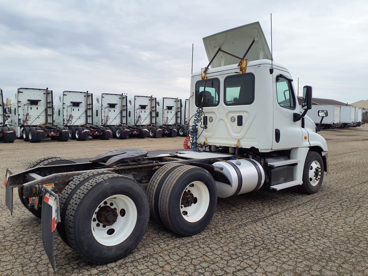 2016 Freightliner/Mercedes CASCADIA 125 656331