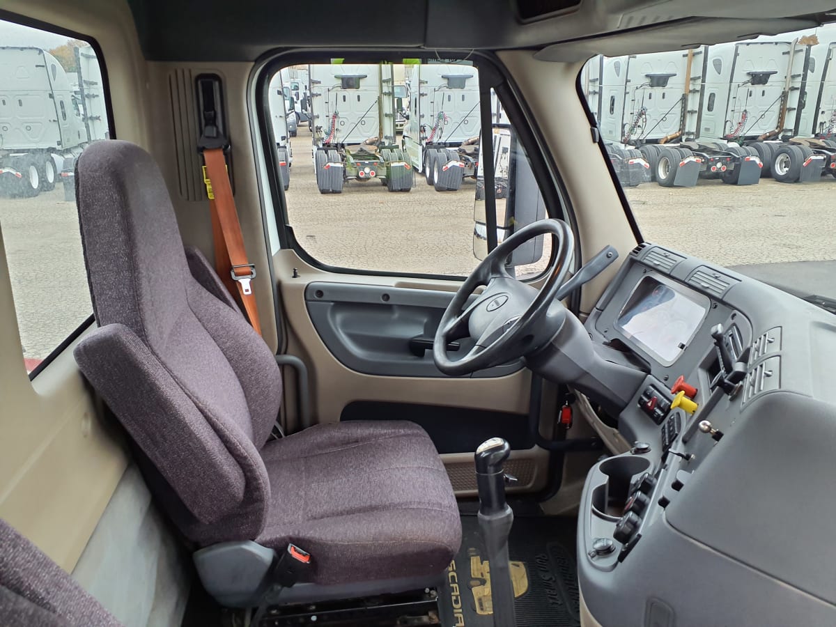 2016 Freightliner/Mercedes CASCADIA 125 656331