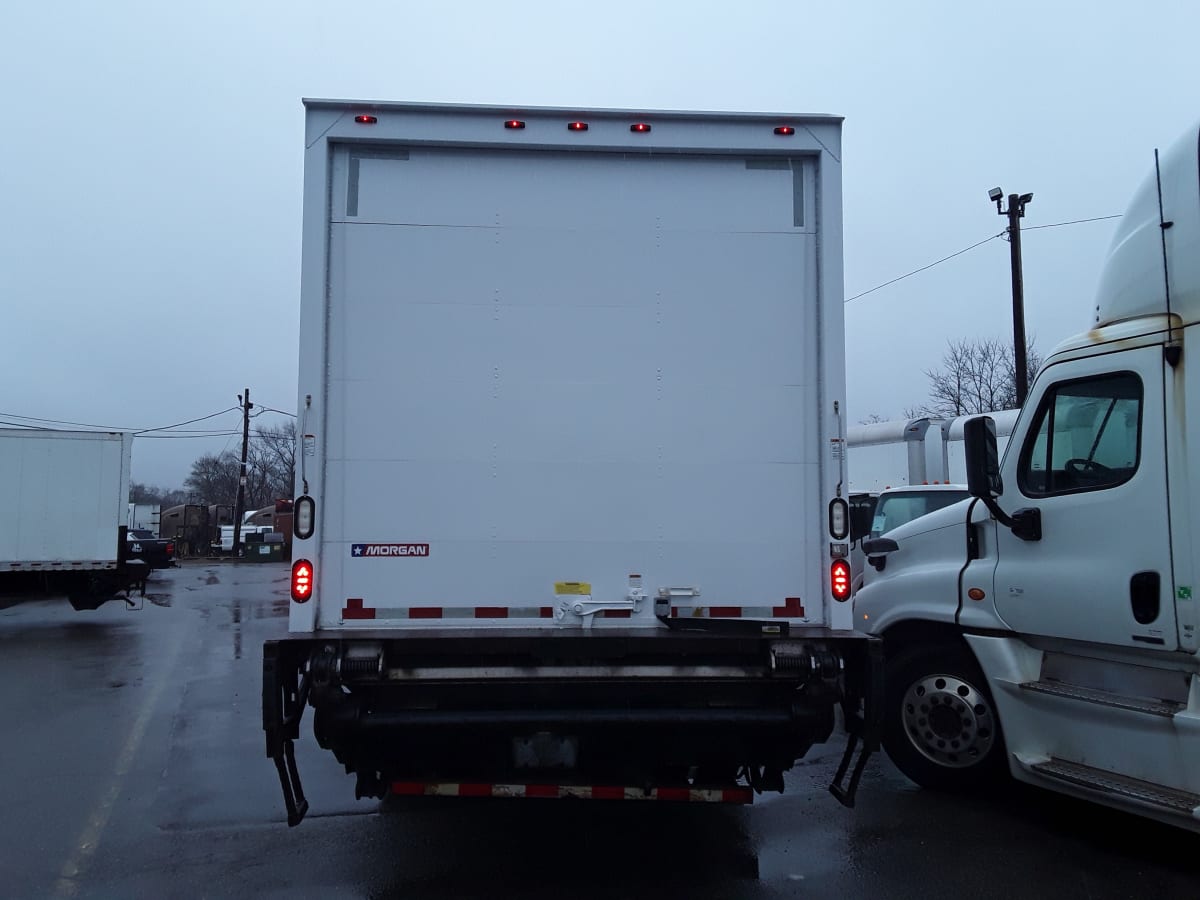 2016 Freightliner/Mercedes M2 106 656332