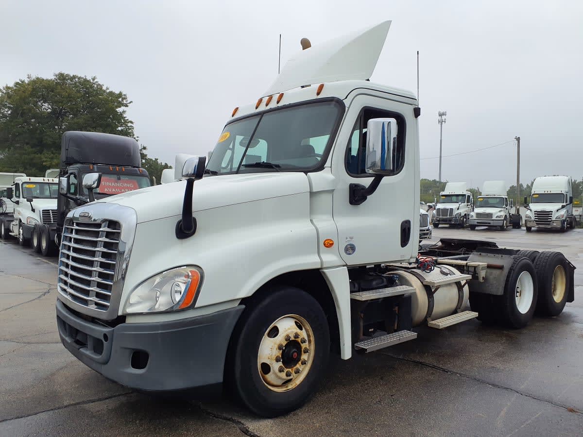2016 Freightliner Cascadia in Oak Creek, WI