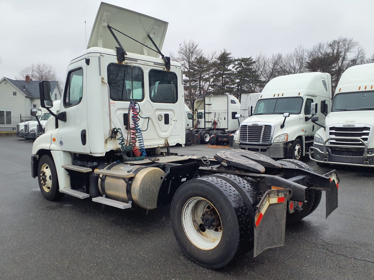 2016 Freightliner/Mercedes CASCADIA 125 656475