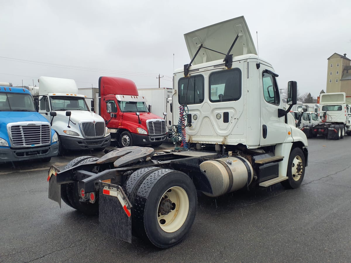 2016 Freightliner/Mercedes CASCADIA 125 656475