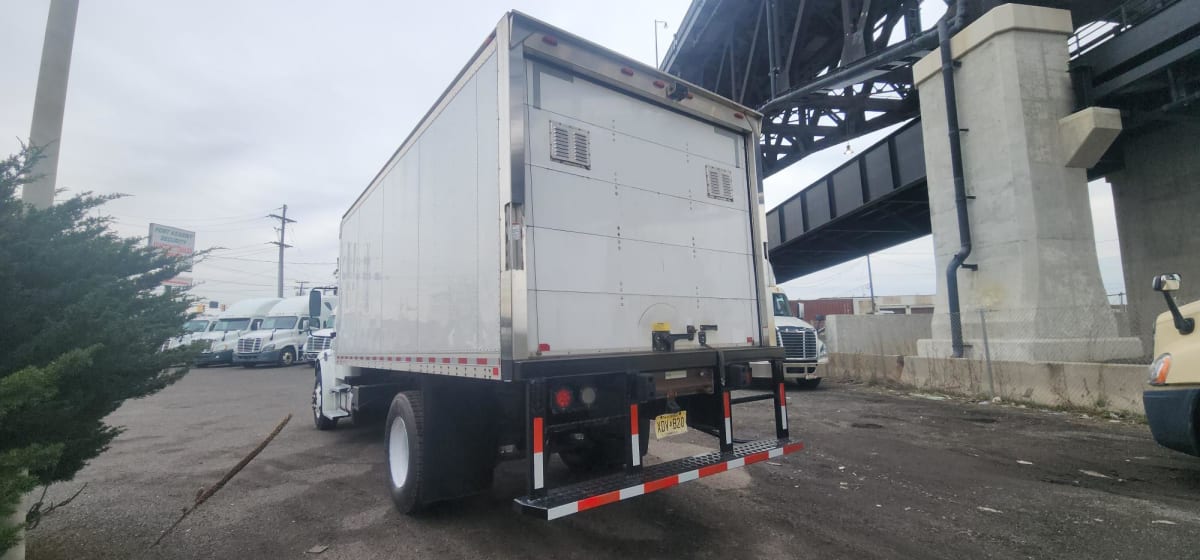 2016 Freightliner/Mercedes M2 106 656539