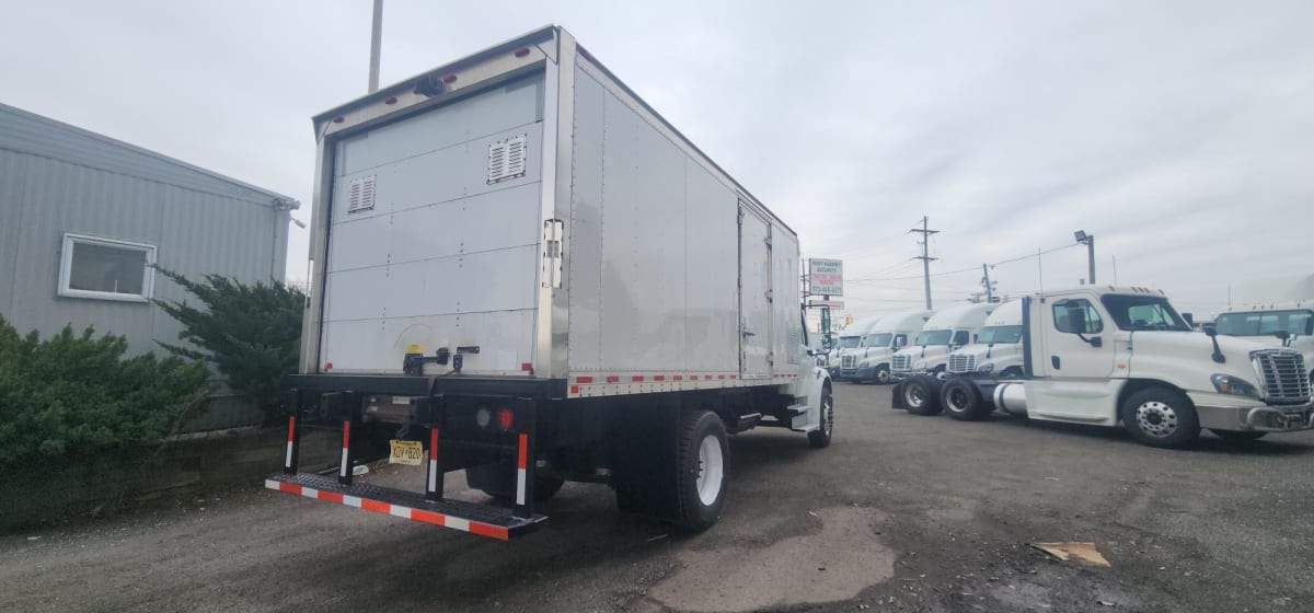 2016 Freightliner/Mercedes M2 106 656539