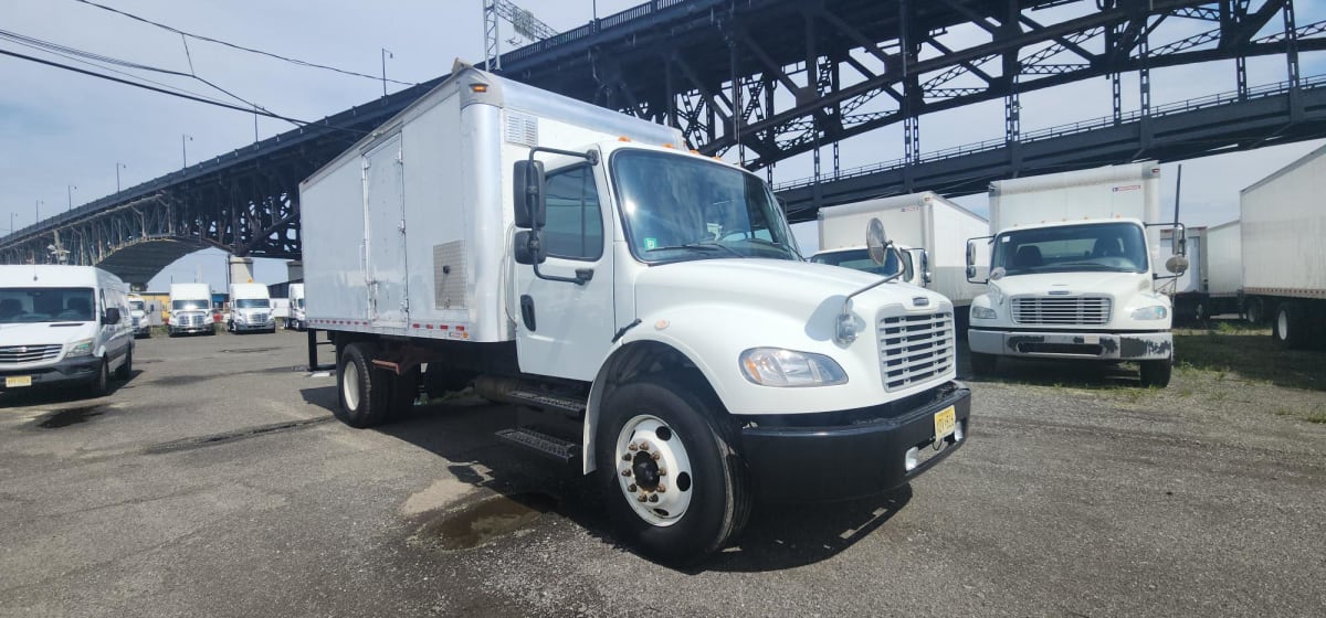 2016 Freightliner/Mercedes M2 106 656561