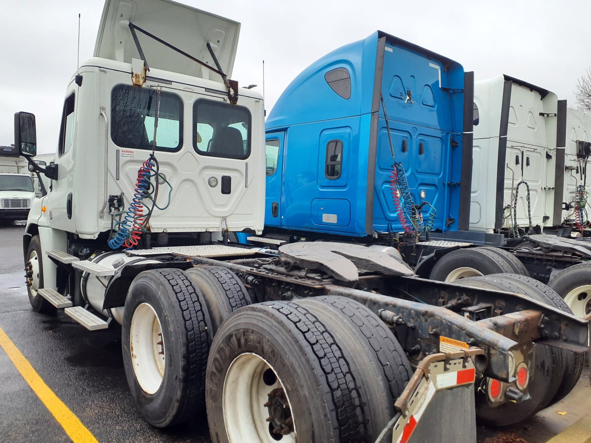 2016 Freightliner/Mercedes CASCADIA 125 657074