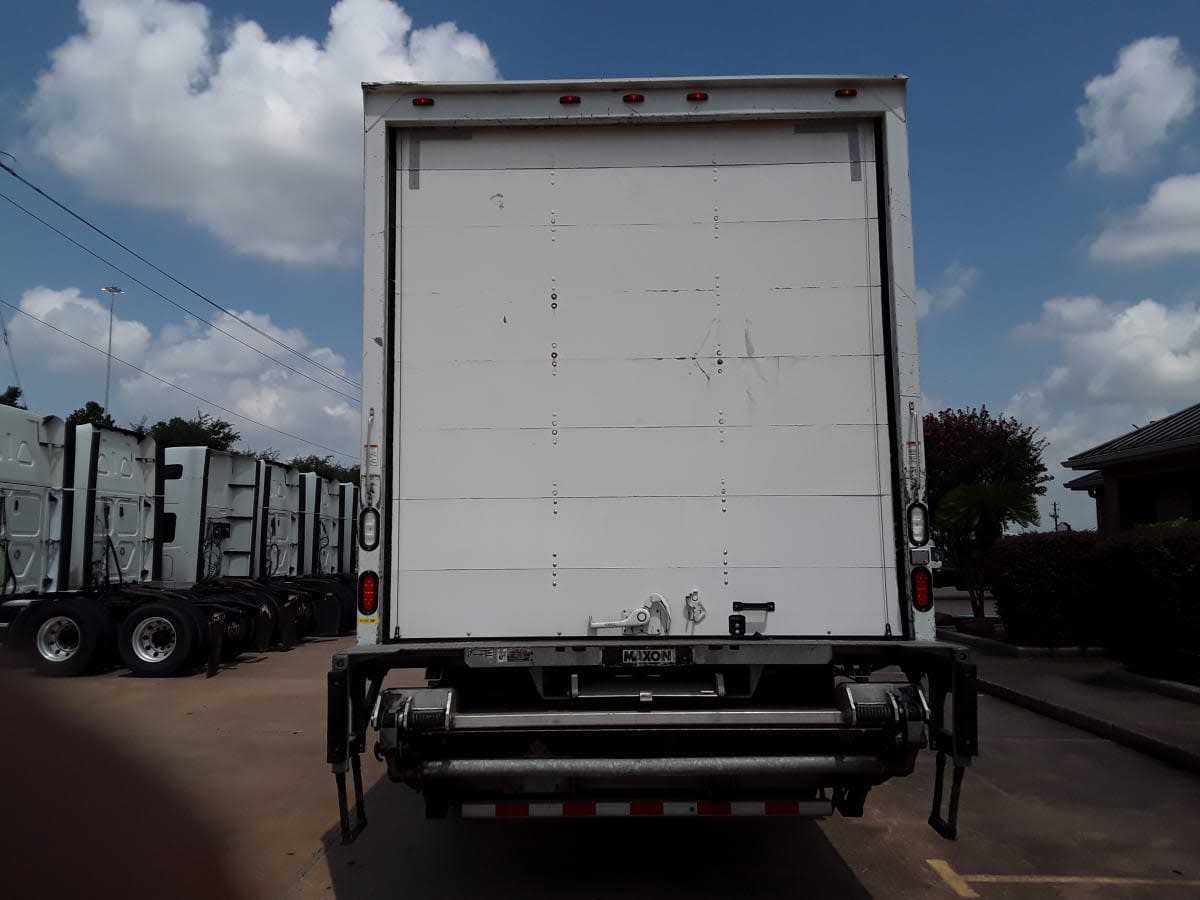 2016 Freightliner M2 106 657090