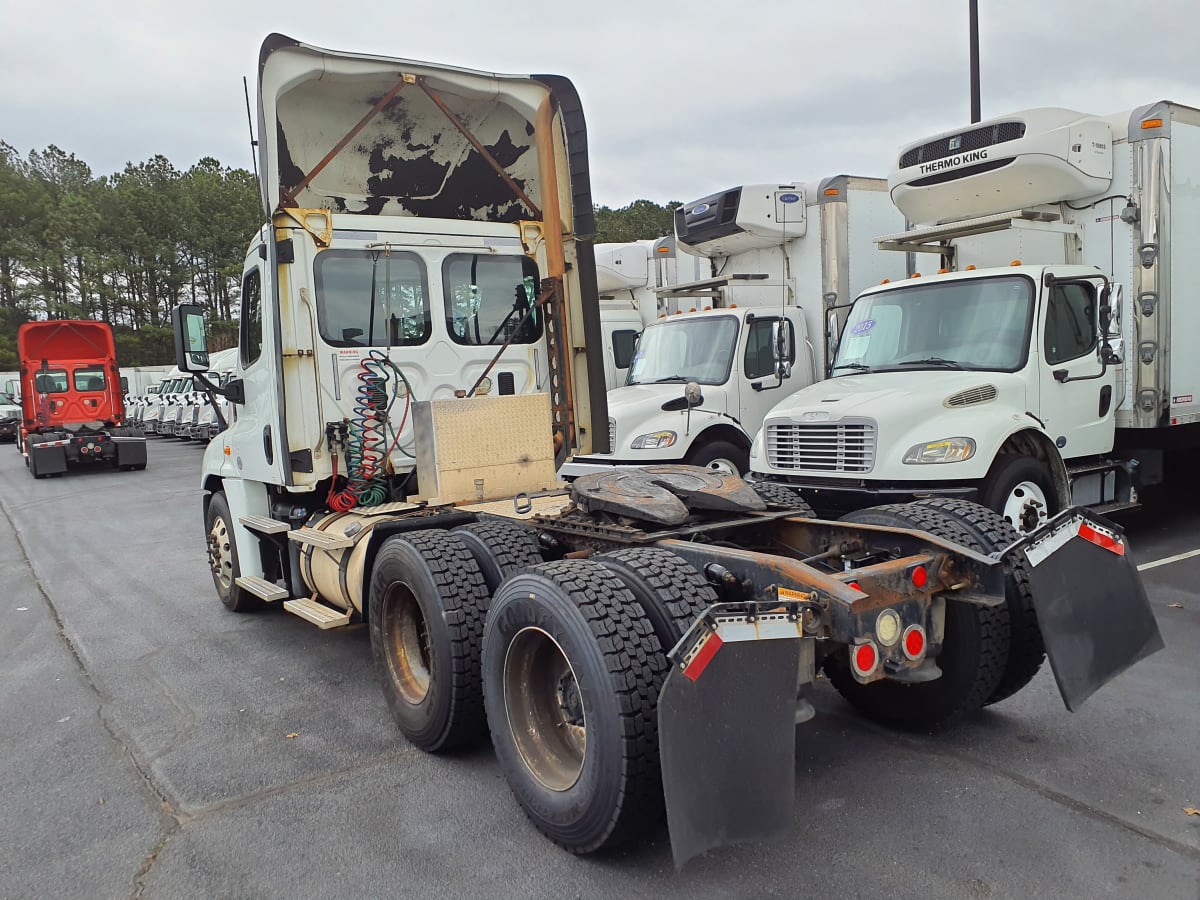 2016 Freightliner/Mercedes CASCADIA 125 657310