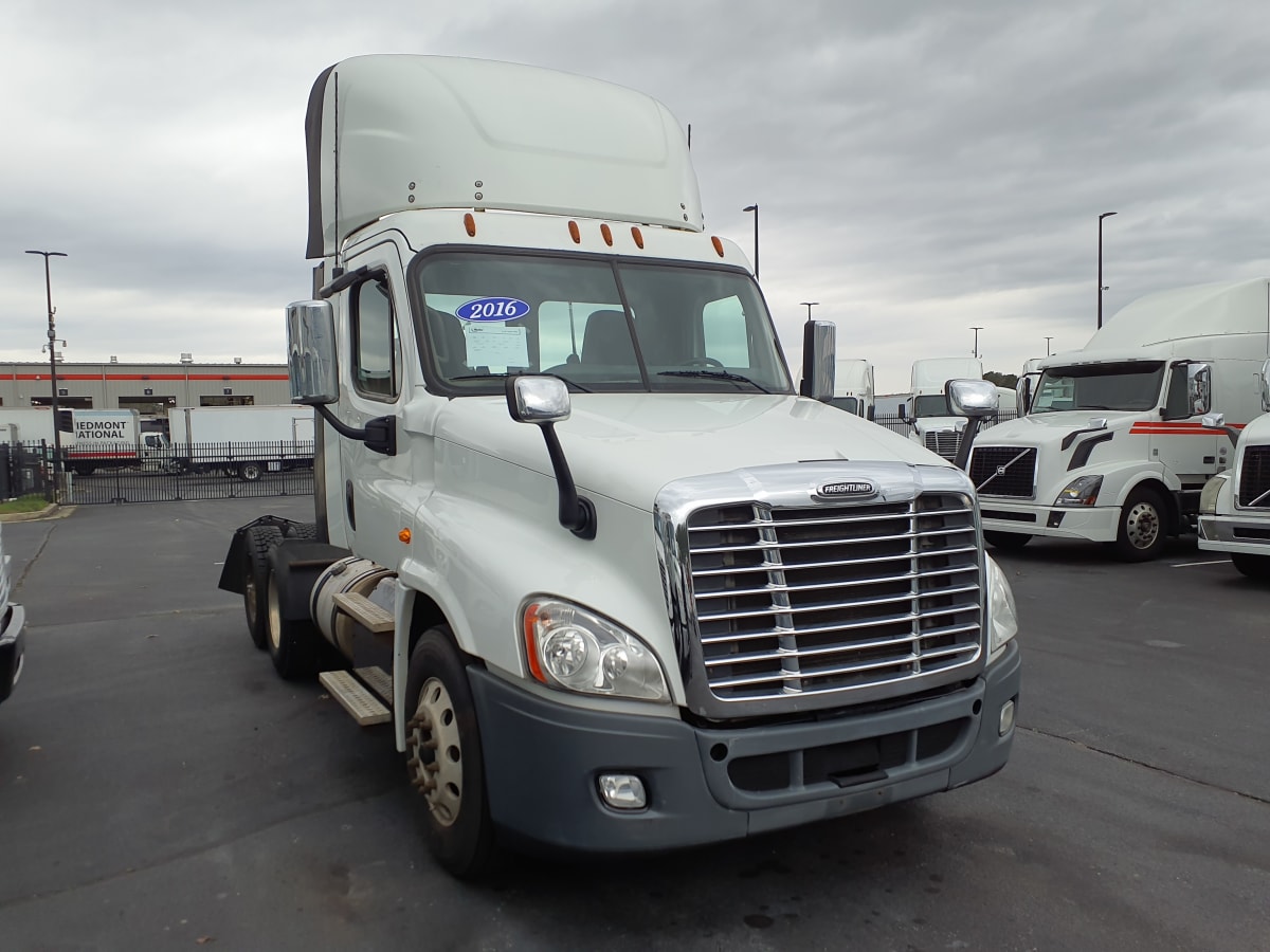 2016 Freightliner/Mercedes CASCADIA 125 657310