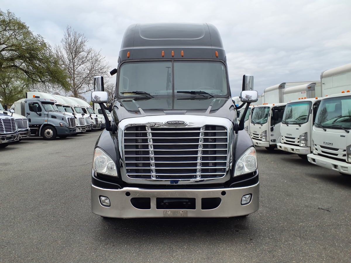 2016 Freightliner/Mercedes CASCADIA 125 657320