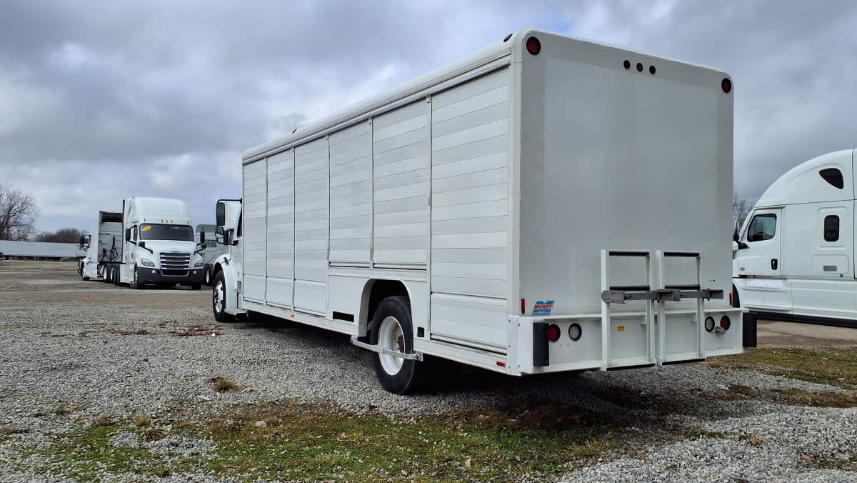2016 Freightliner/Mercedes M2 106 657334