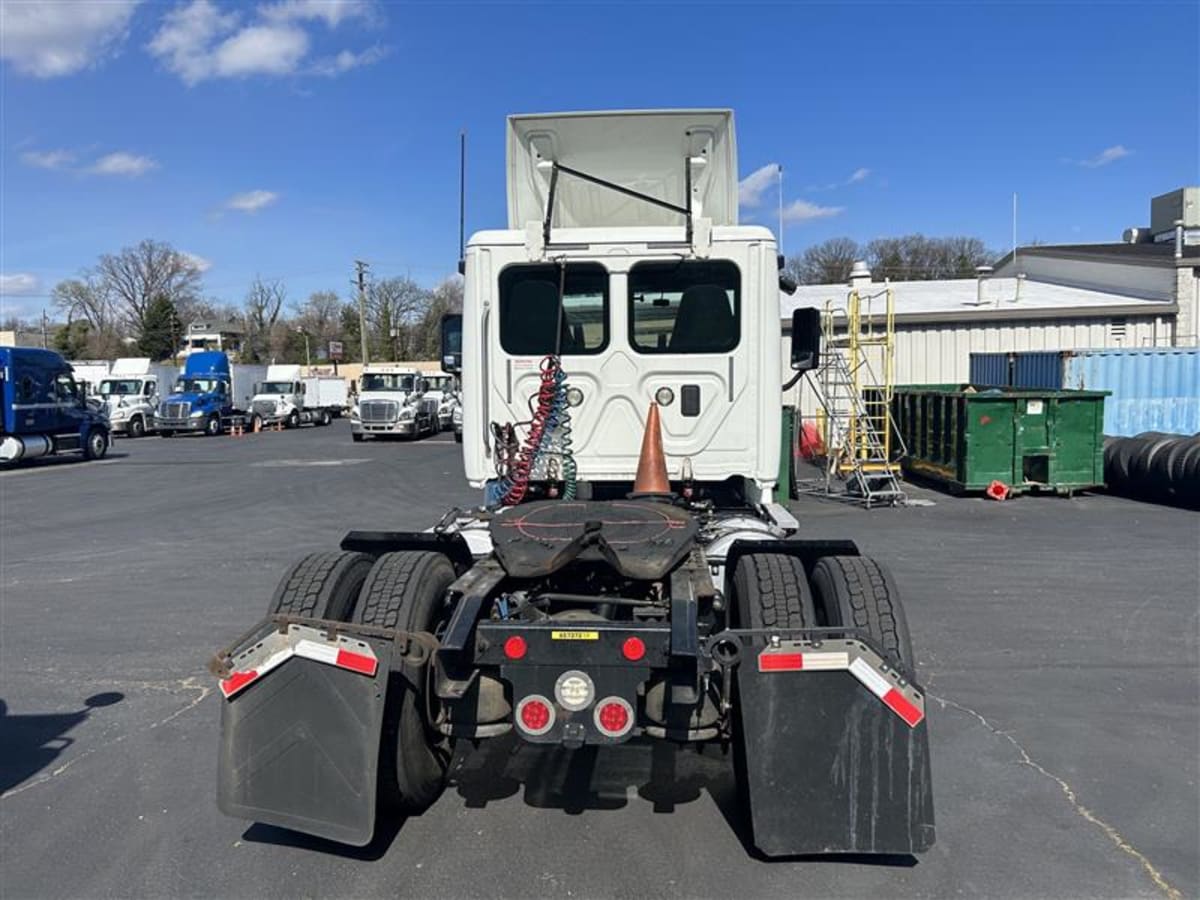 2017 Freightliner/Mercedes CASCADIA 113 657372