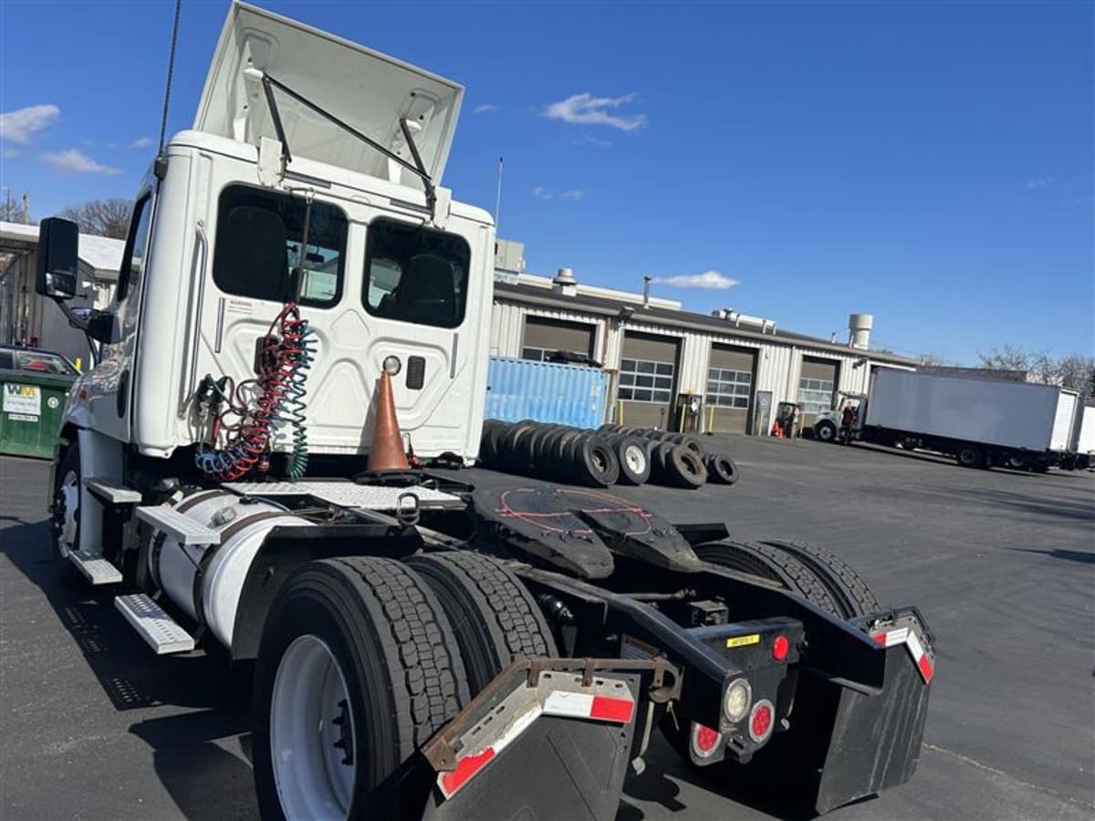 2017 Freightliner/Mercedes CASCADIA 113 657372