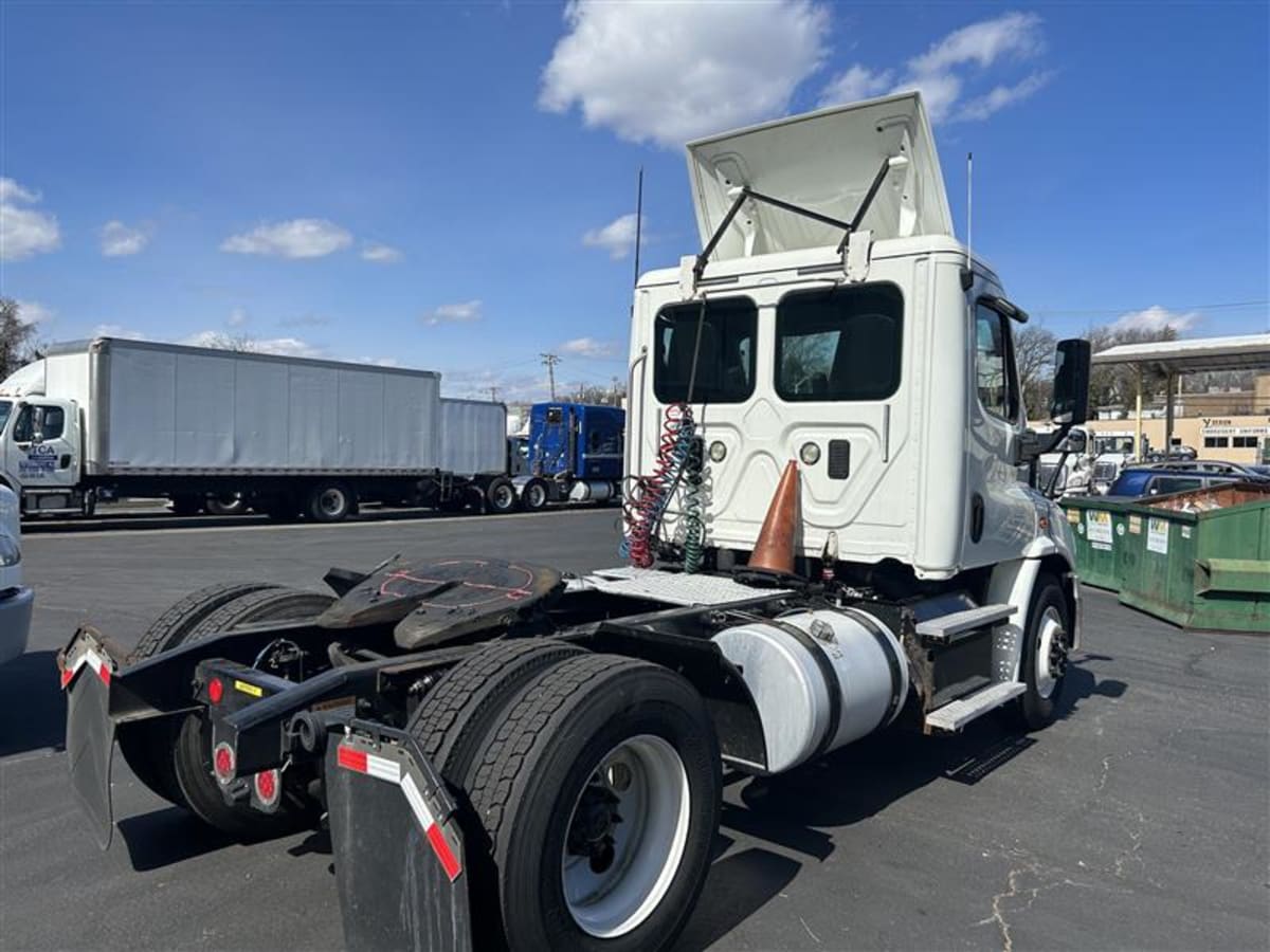 2017 Freightliner/Mercedes CASCADIA 113 657372