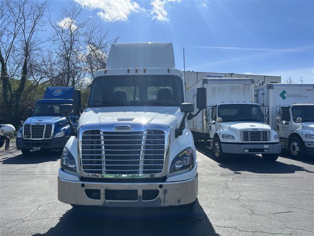 2017 Freightliner/Mercedes CASCADIA 113 657372