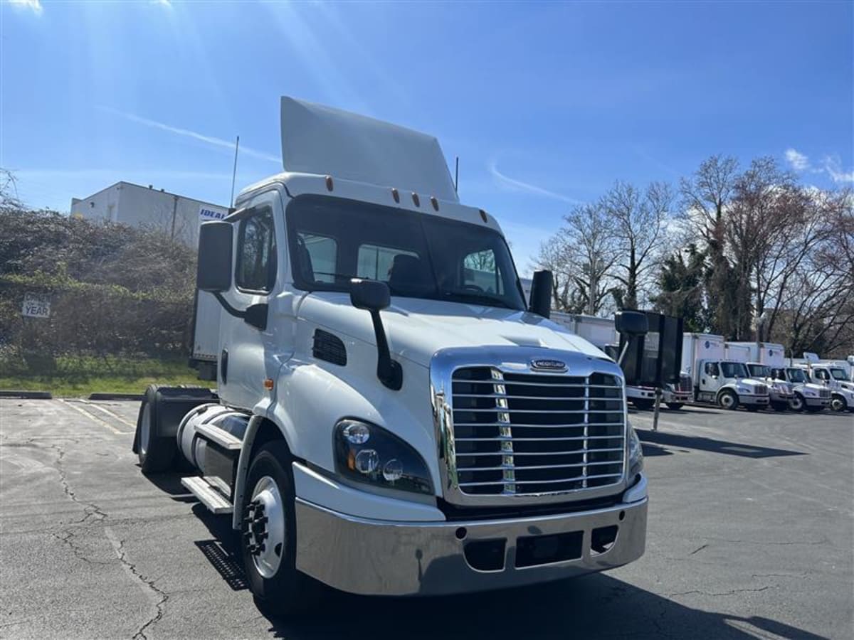 2017 Freightliner/Mercedes CASCADIA 113 657372