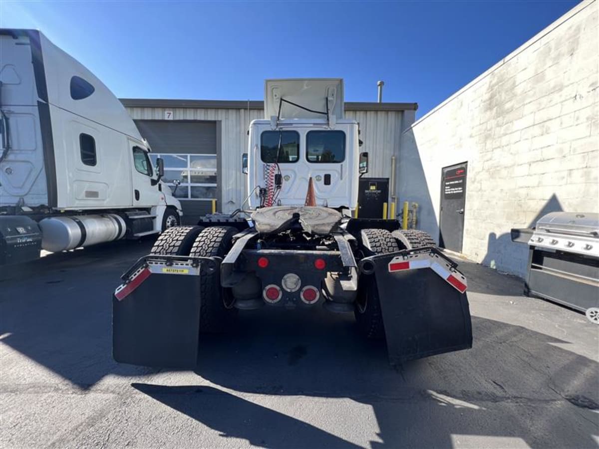 2017 Freightliner/Mercedes CASCADIA 113 657373