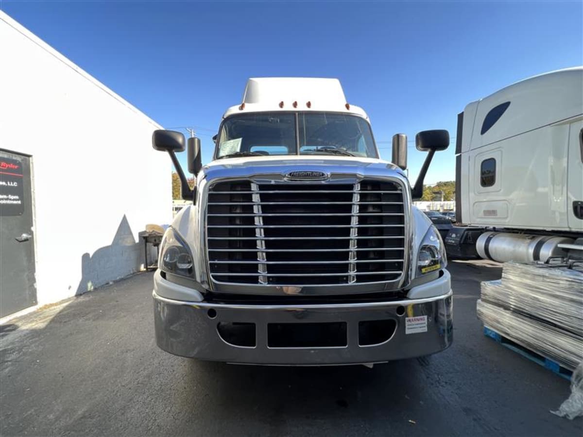 2017 Freightliner/Mercedes CASCADIA 113 657373