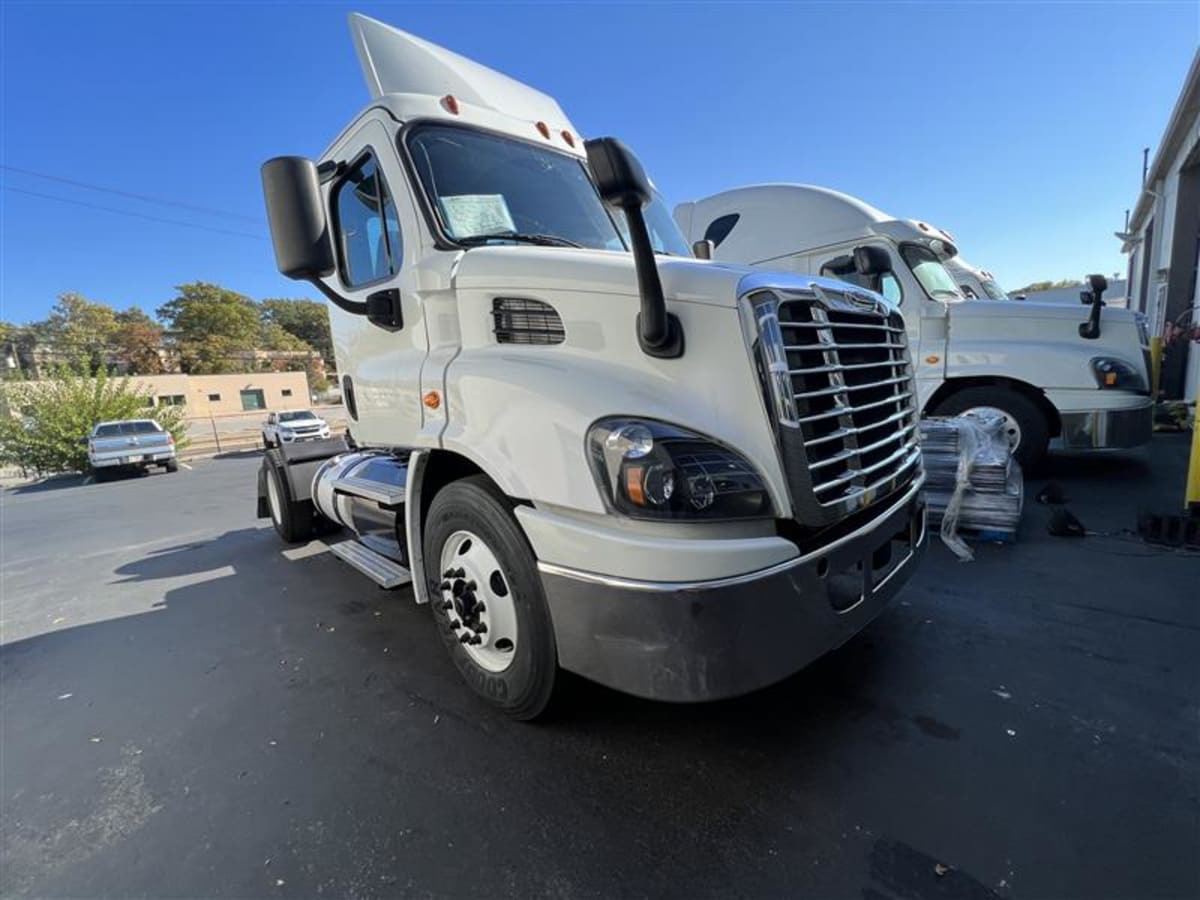 2017 Freightliner/Mercedes CASCADIA 113 657373