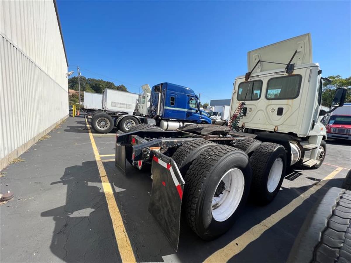 2017 Freightliner/Mercedes CASCADIA 125 657375